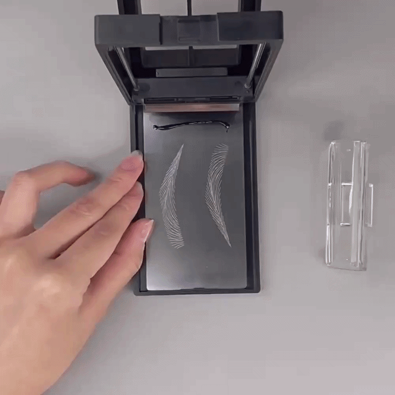 Dluvivo® BrowForm Brow Stamp Kit